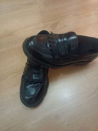 Zapatos negros de vestir,colegio 