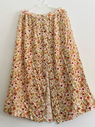 Falda midi estampada con flores, verano-primavera.