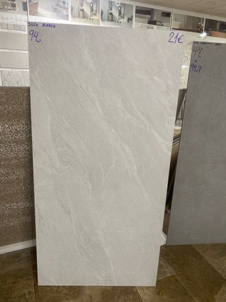Suelo porcelánico veteado