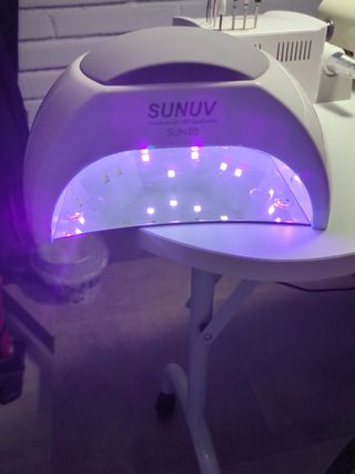 Kit manicura: lámpara UV y más