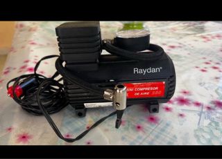 Minicompresor Raydan 250 para neumáticos y demas .