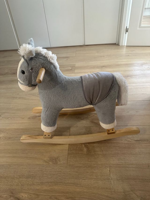 Caballo balancín infantil