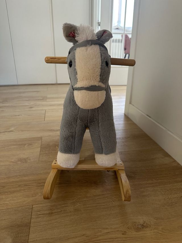 Caballo balancín infantil