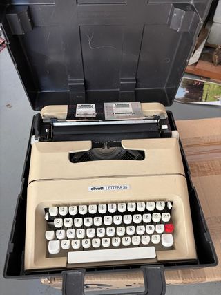Olivetti Lettera 35 - máquina de escribir