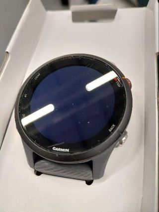 RELOJ GPS INTELIGENTE GARMIN FORERUNNER 255 GRIS PIZARRA