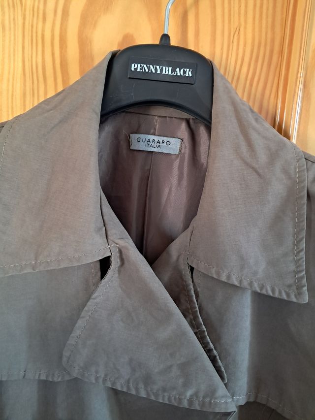 Gabardina Giarapo marrón