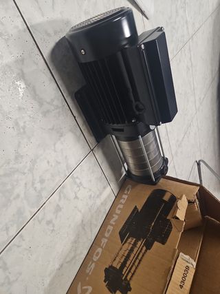 Bomba Grundfos nueva