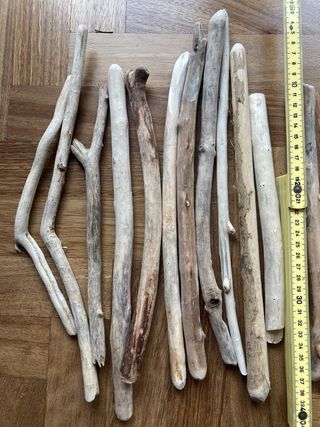 Legno di mare spiaggiato