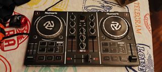 Numark Party Mix DJ Controller