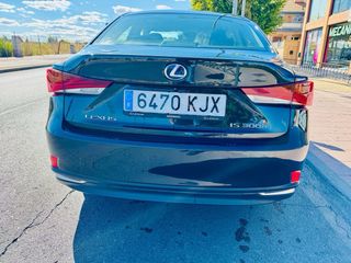 Lexus is 300 hybrid 