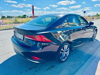 Lexus is 300 hybrid 