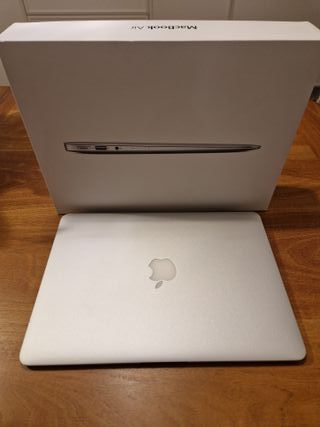 MacBook Air 13" 128 - BATTERIA NUOVA + magic mouse