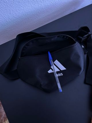 Rinonera Adidas Paris negra