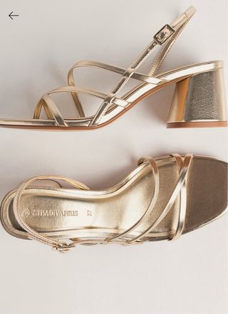 Sandalias Stradivarius doradas 38