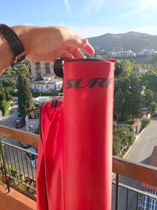 Funda Daiwa portacañas roja