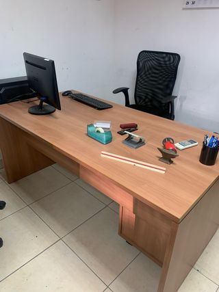 Mesa oficina madera marrón