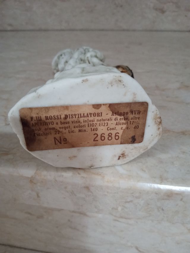 Statuina Cacciatore Distilleria Rossi di Asiago