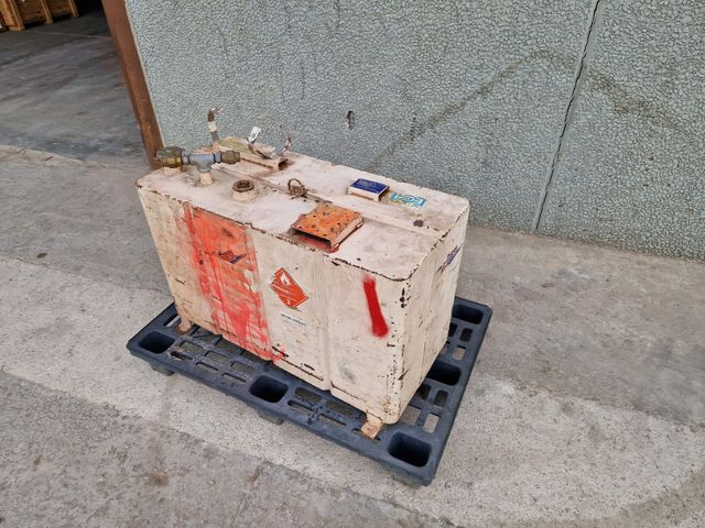 DEPÓSITO DE GASOIL DE 250L