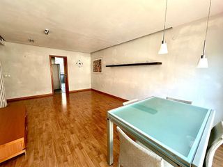 Piso en alquiler en Paus - Poligono San Blas en Alicante