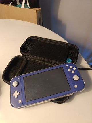 Nintendo Switch Lite blu con cover