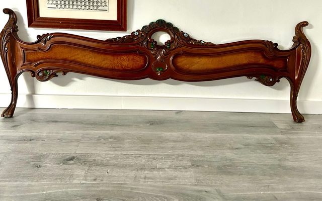 Pie de cama estilo Luis XV