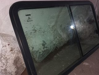 Ventana Iveco Camper