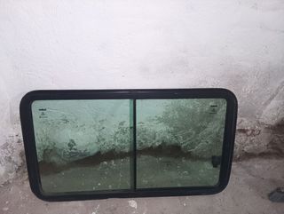Ventana Iveco Camper