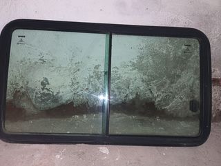 Ventana Iveco Camper