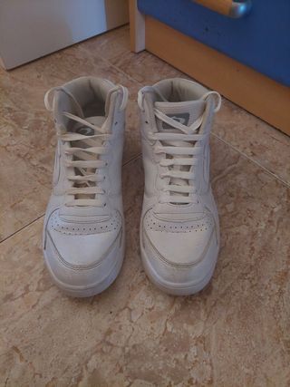 Zapatillas Boomerang blancas altas