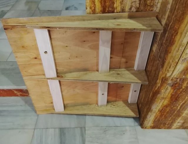 Rampa in legno per l'accesso a un edificio o sedia a rotelle