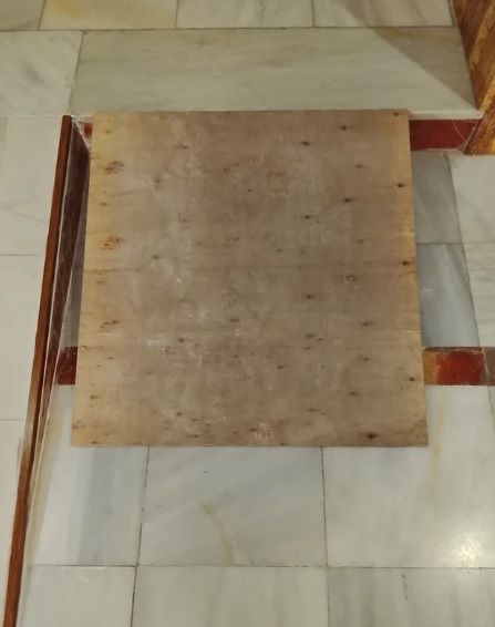 Rampa in legno per l'accesso a un edificio o sedia a rotelle