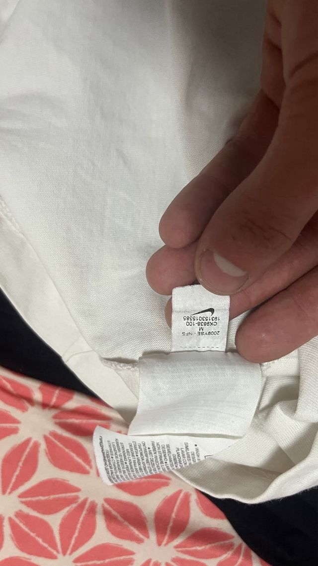 Camiseta Nike blanca Swoosh