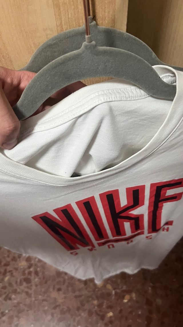 Camiseta Nike blanca Swoosh