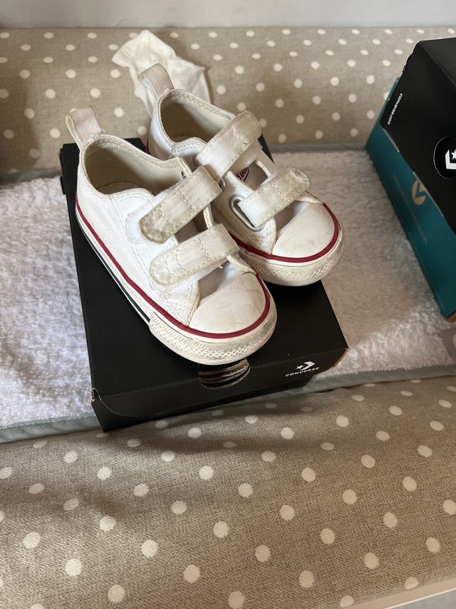 Converse blancas niño número 21
SOLO DOS USOS