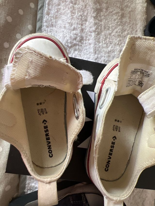 Converse blancas niño número 21
SOLO DOS USOS