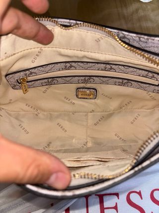 Bolso bandolera Guess negro