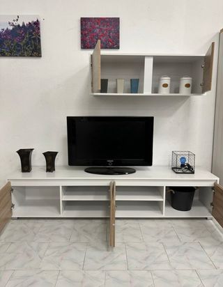 Mueble TV blanco y marrón