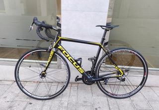 Bicicleta carretera Focus Cayo carbono talla 52
