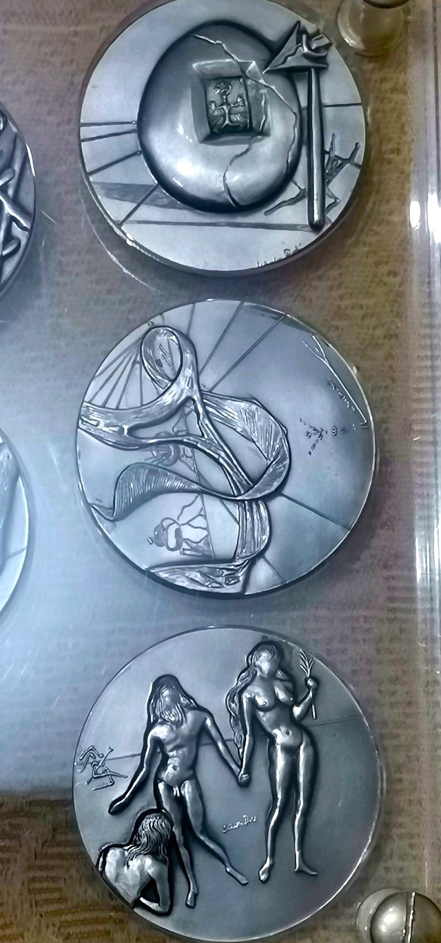 Colección Monedas 10 Mandamientos Salvador Dalí.