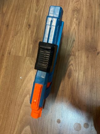Nerf Elite 2.0 Commander con 6 dardos nerf