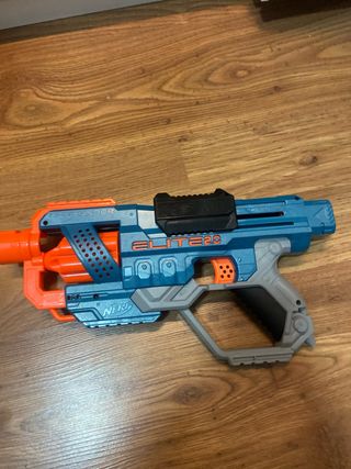 Nerf Elite 2.0 Commander con 6 dardos nerf