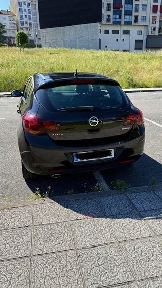 Opel Astra 2011