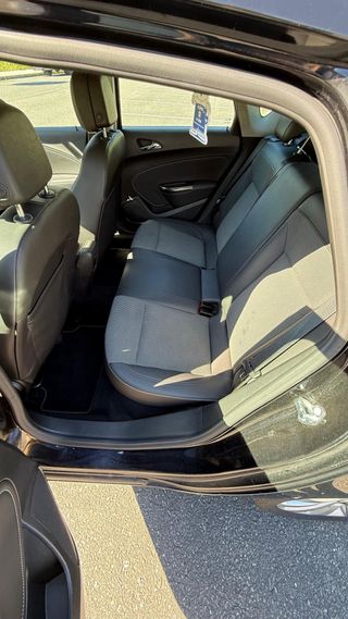 Opel Astra 2011
