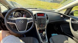 Opel Astra 2011