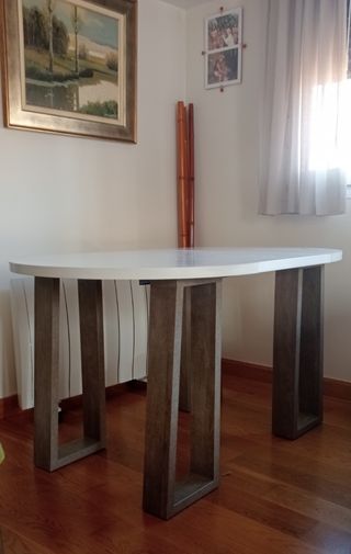 Mesa comedor redonda blanca y gris