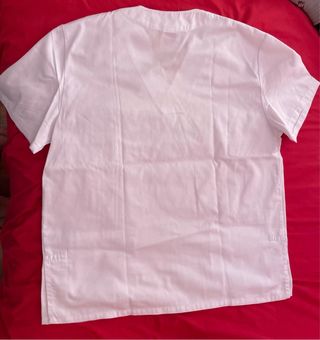 Camiseta uniforme pijama blanca
