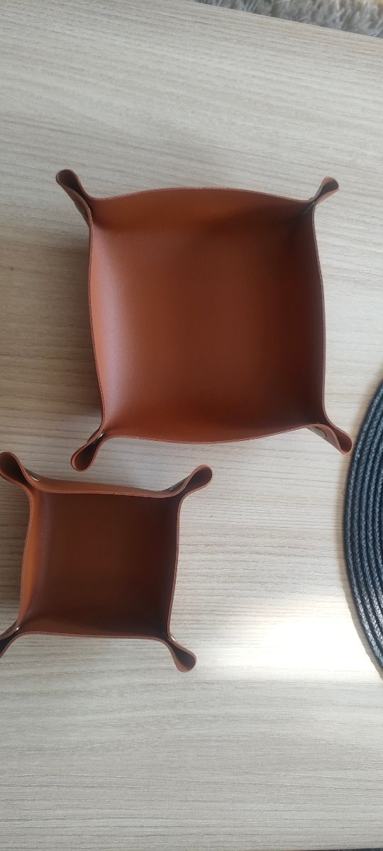 2 Bandejas de Cuero Sintético o vaciabolsillos