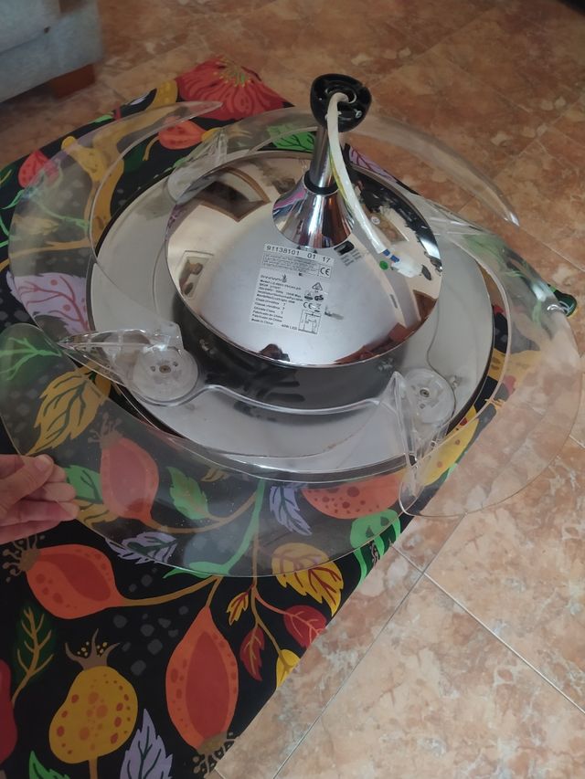 Ventilador techo - Sin mando,por eso es tan barato