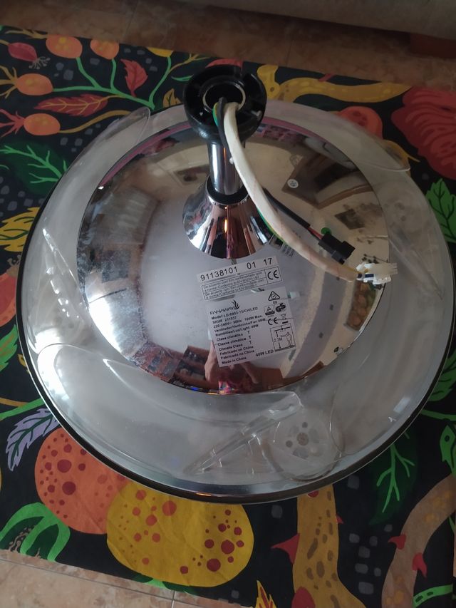 Ventilador techo - Sin mando,por eso es tan barato