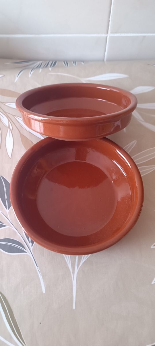 2 Platos Terracota barro Marrón